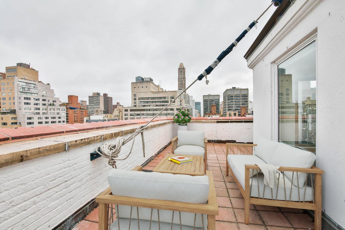 30 East 68th Street, Apt PH-E