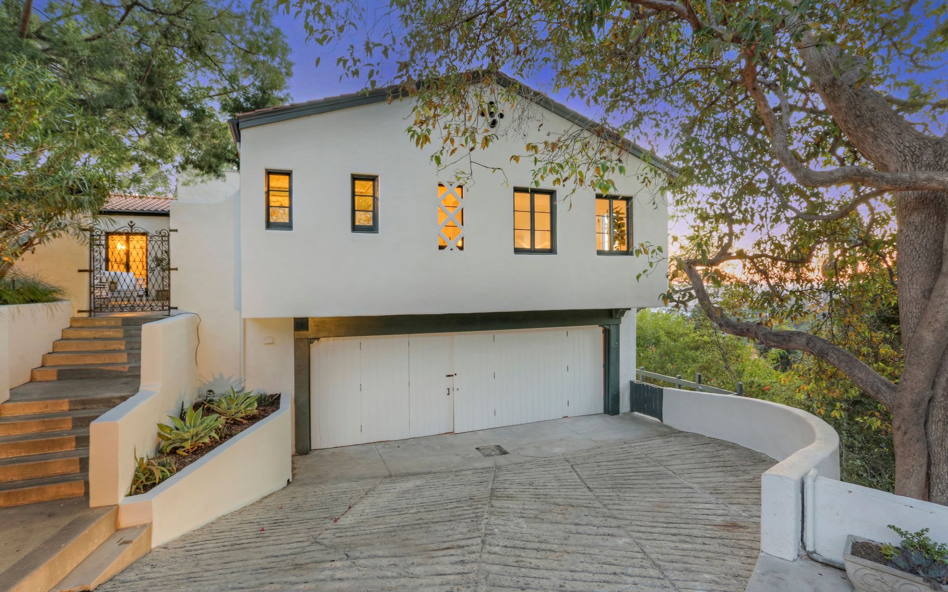  4790 Bonvue Ave