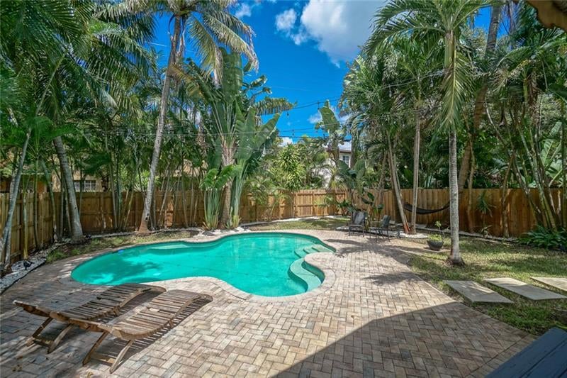 513 SW 10th St