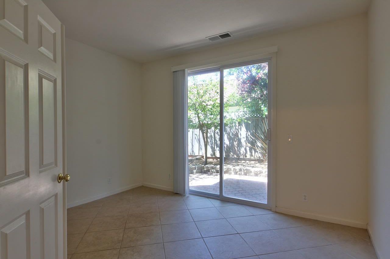 13 Wimbledon Cir