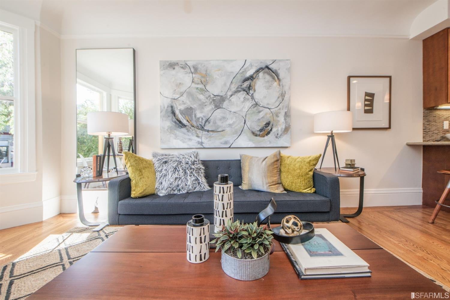 221 Noe St #2