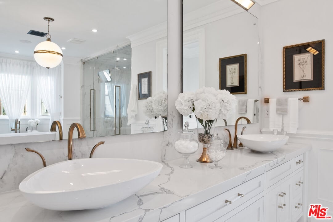 Oasis Sapphire