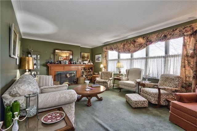60 Harborn Rd