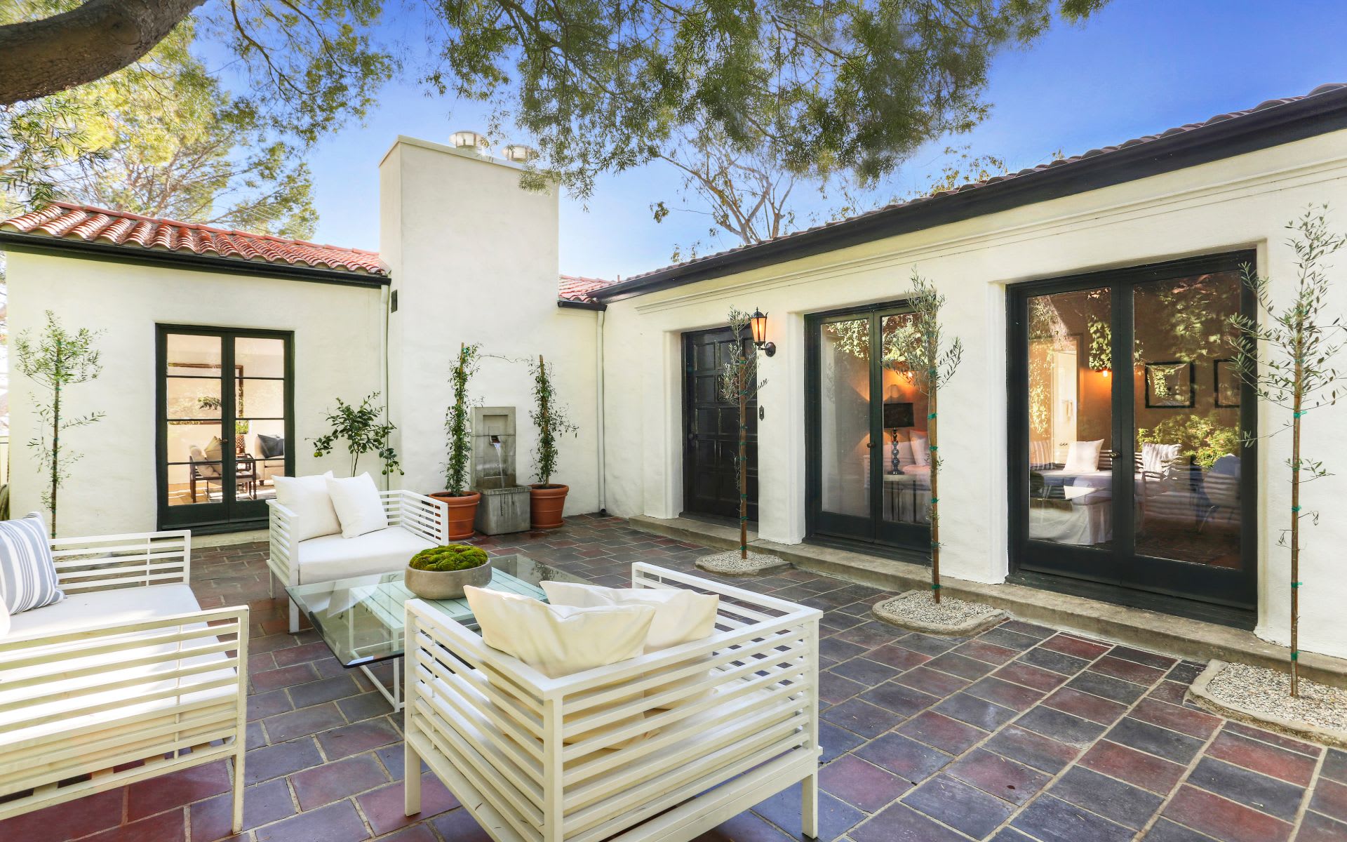  4790 Bonvue Ave