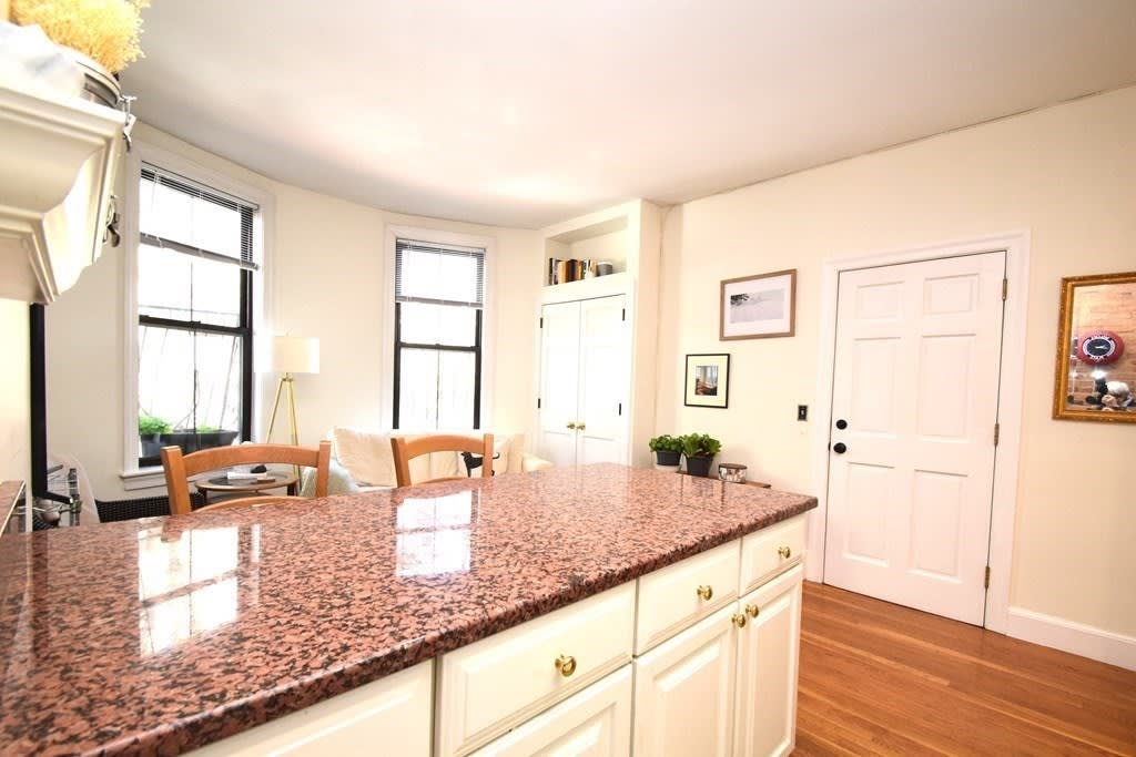 20 Concord Square, #2