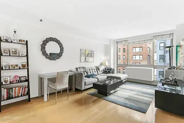 242 East 25th Street Unit: 4B