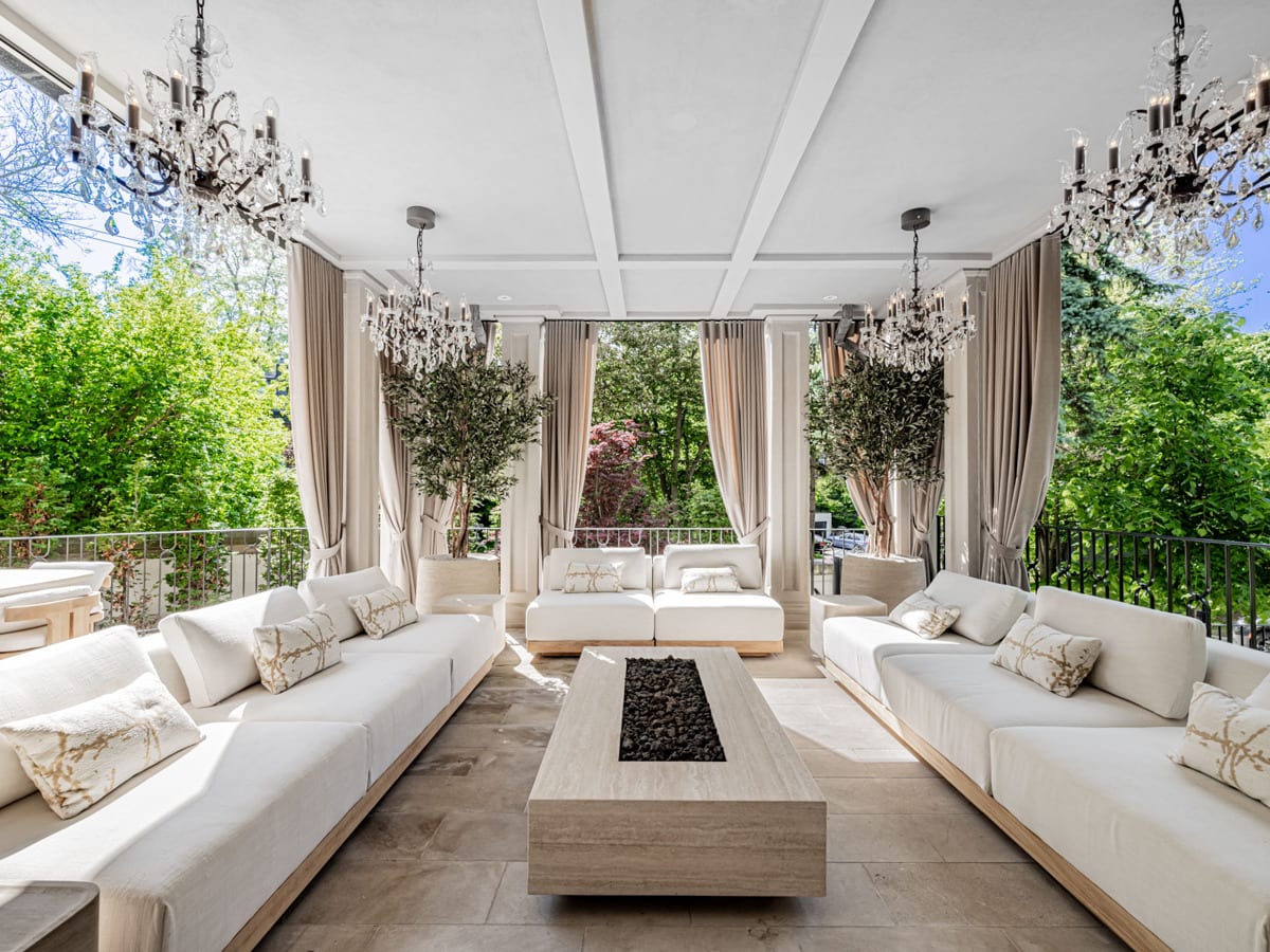 A World Of Exclusive Modern Luxury 