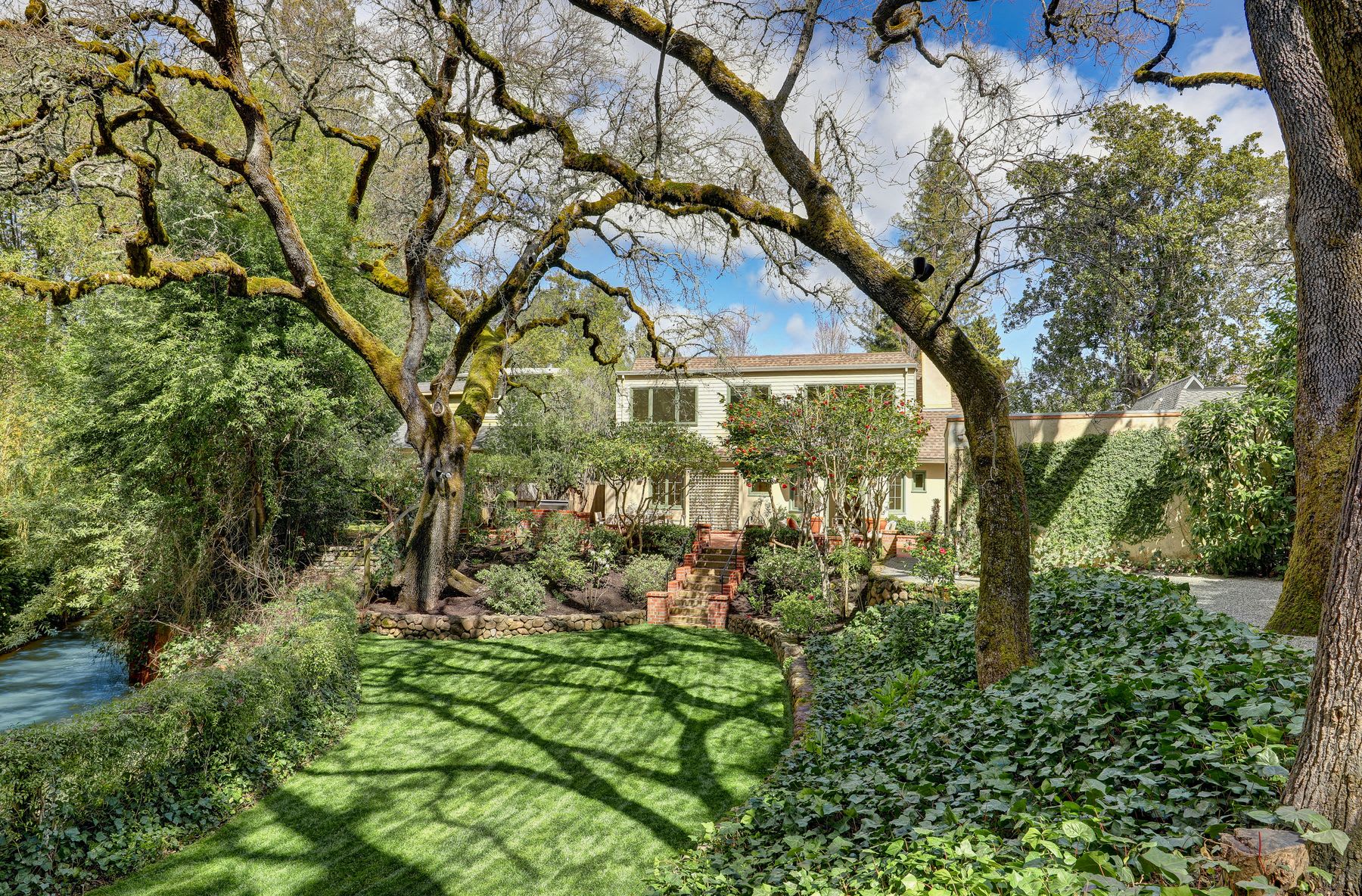 11 Norwood Avenue