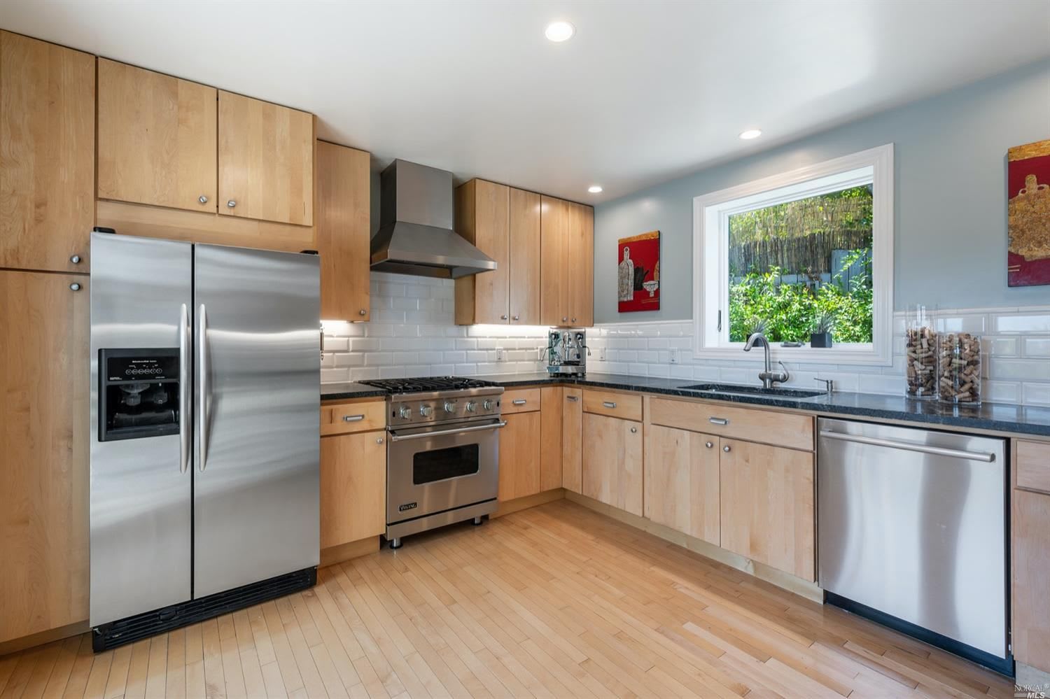 2 Cedarwood Ln