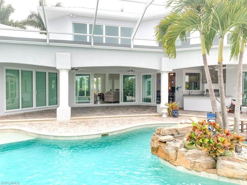 3916 Surfside Blvd 
