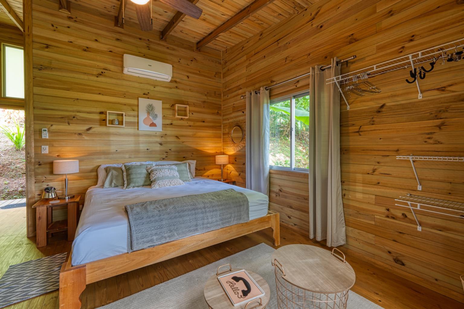 Exceptional Retreat Center on 62 Acre in Tinamastes
