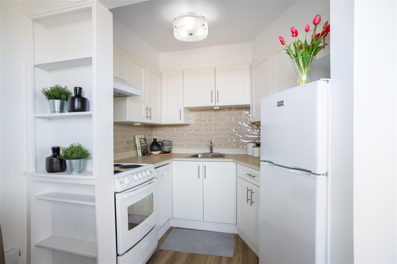 504-4691 W 10th Ave