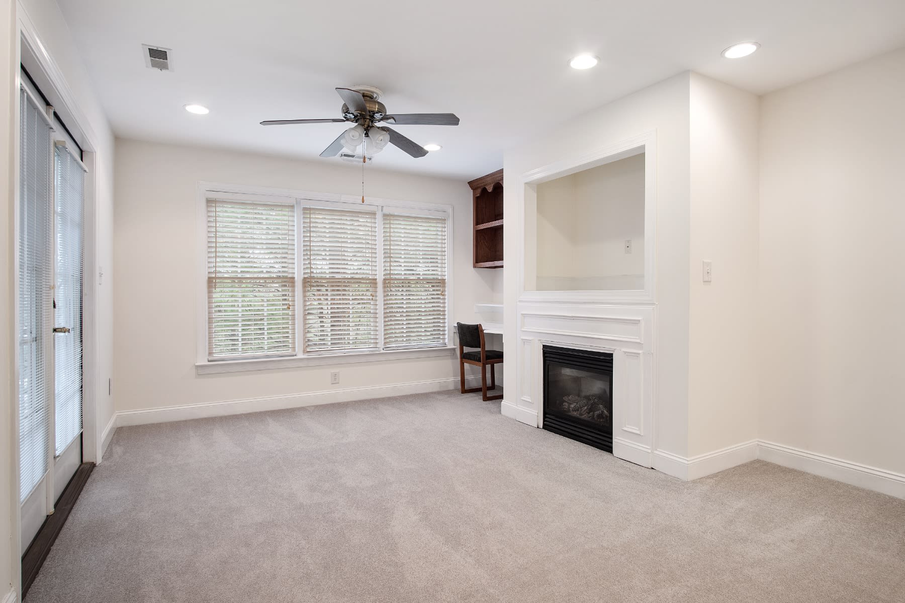 11591 Royal Lane
