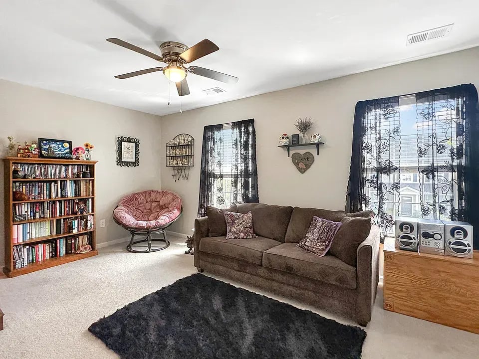 106 Hemingway Cir