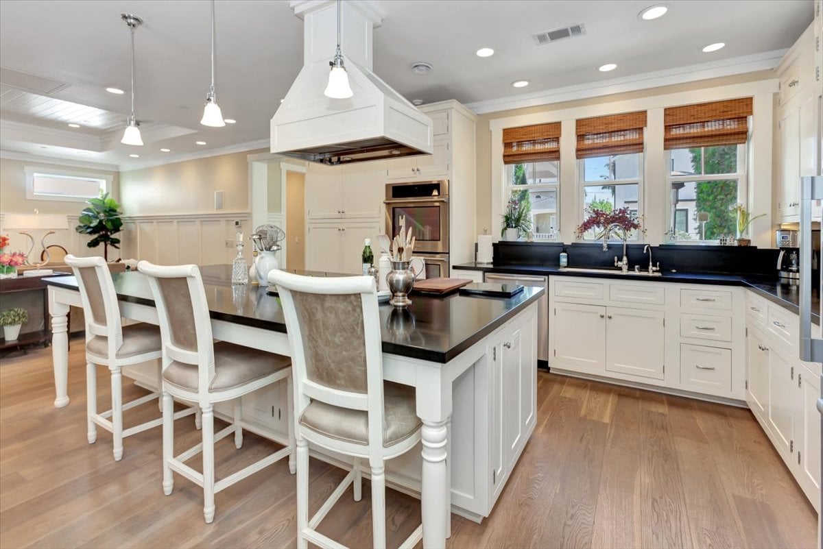 57 Savona Walk
