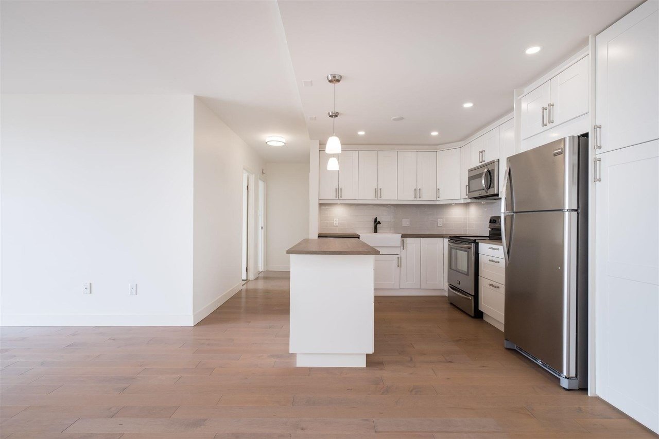 1745 Esquimalt Ave, #804