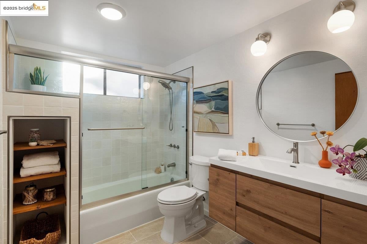 2112 Manzanita Dr