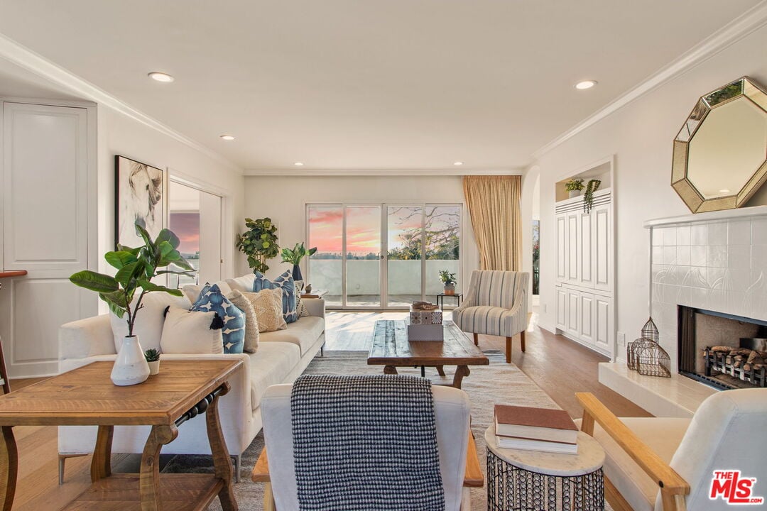 905 Berkeley St, 90403