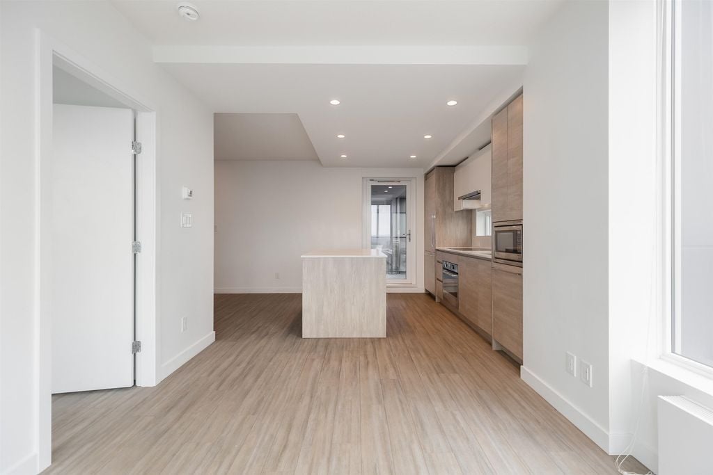 13615 Fraser Hwy, #2810