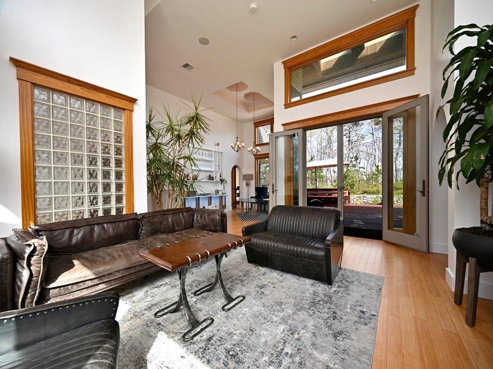 61 Edgartown Meadows Rd