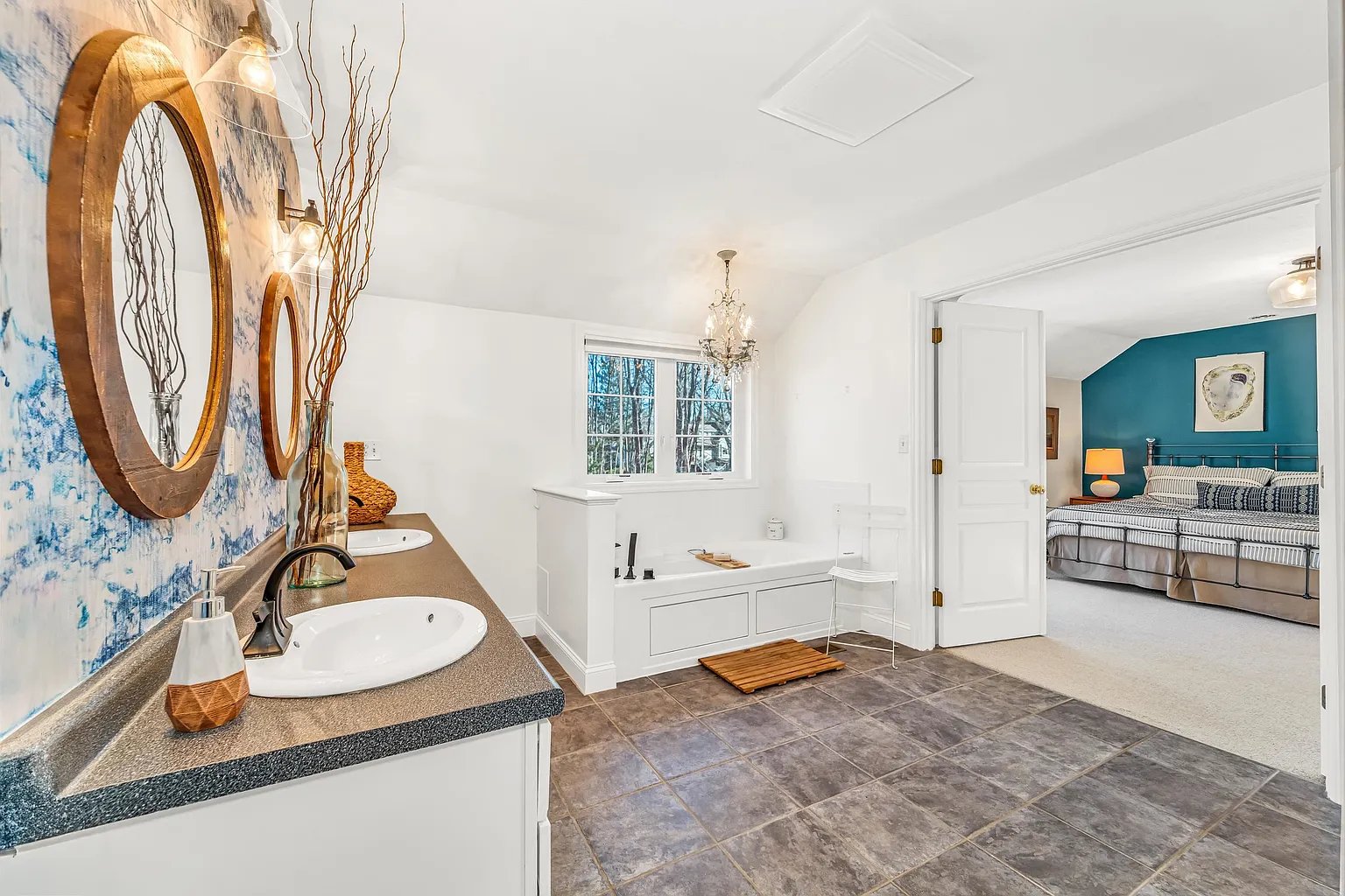 5 Squamscott Cir