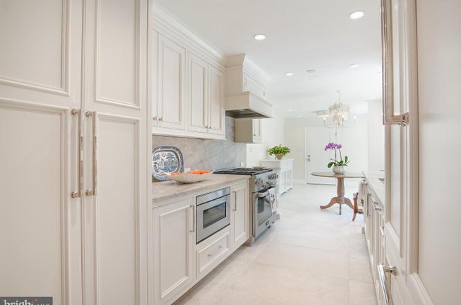 2504 W Meredith Dr
