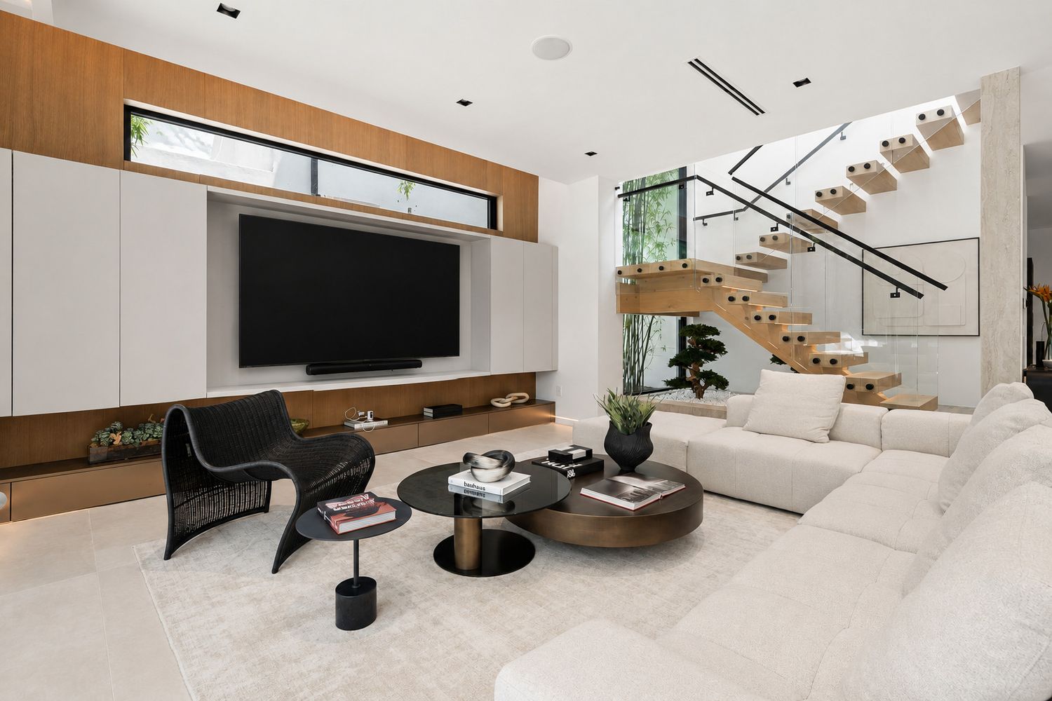325 W 63rd St
