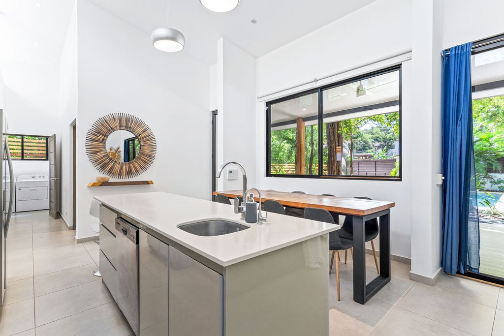 Casa Oasis | Modern Tropical Living Minutes from Tamarindo