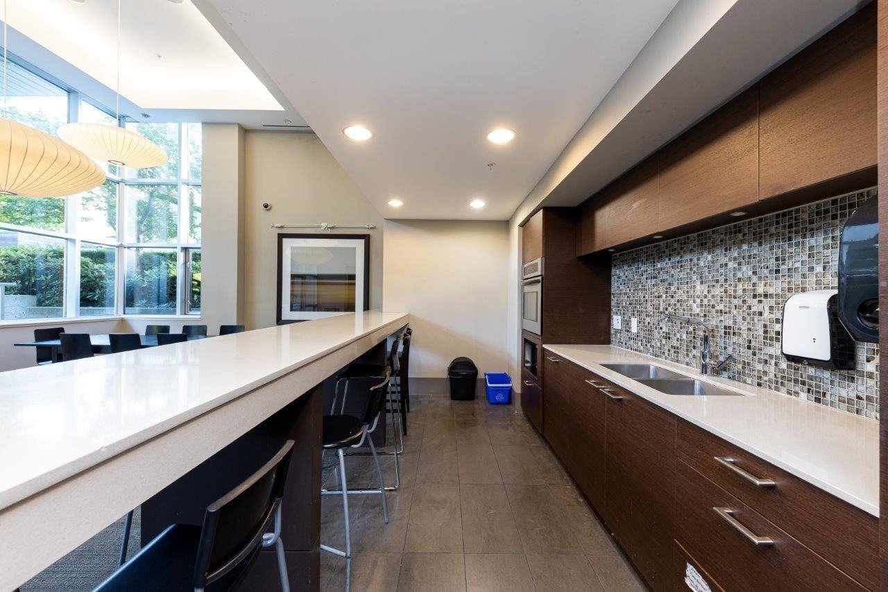 158 W 13th St, #602