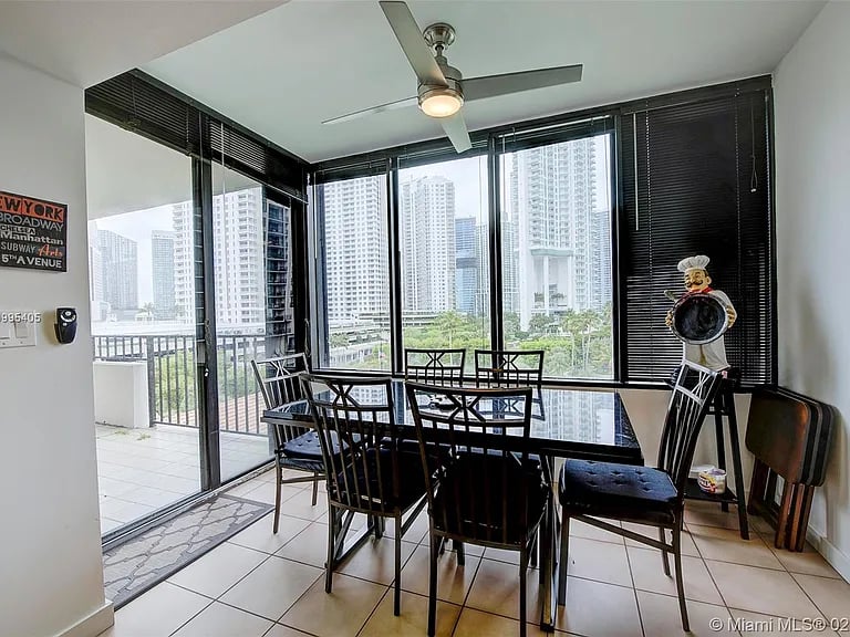 520 Brickell Key Dr #A721