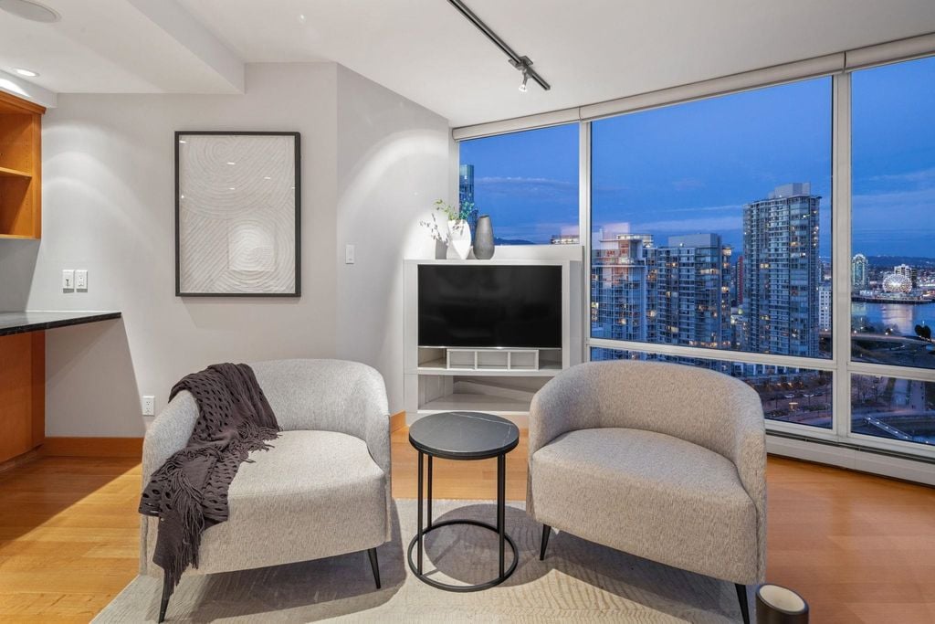 1201 Marinaside Cres, #2505