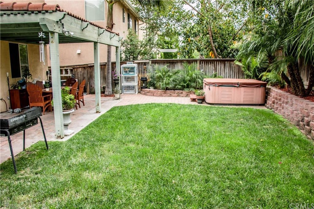 8 Ametrine Way