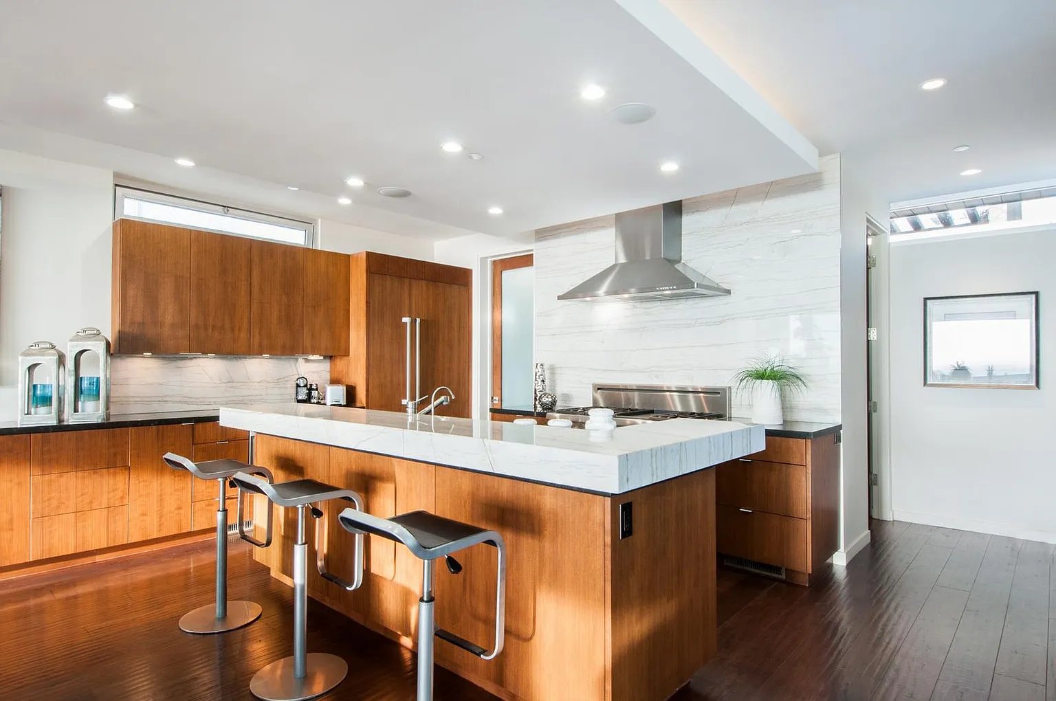 611 Bayview Dr