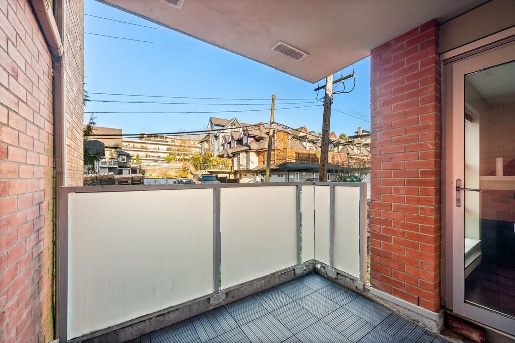 3811 Hastings St, #305