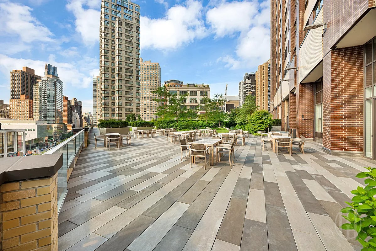 20 West 64th Street #27B