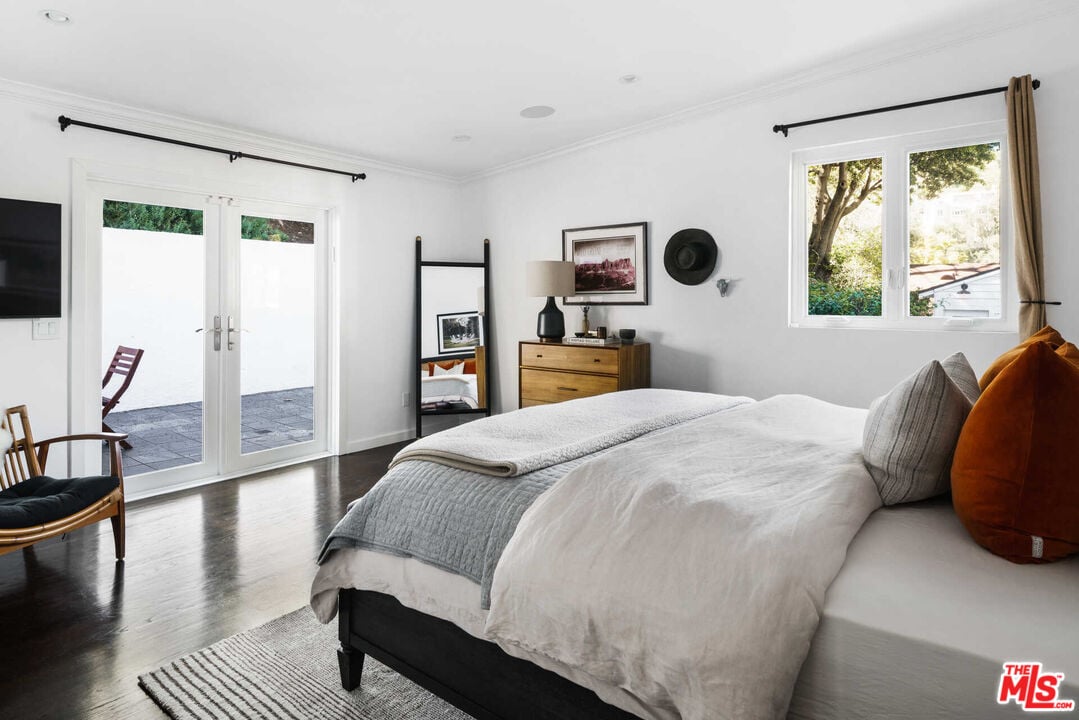 4047 Alta Mesa Dr