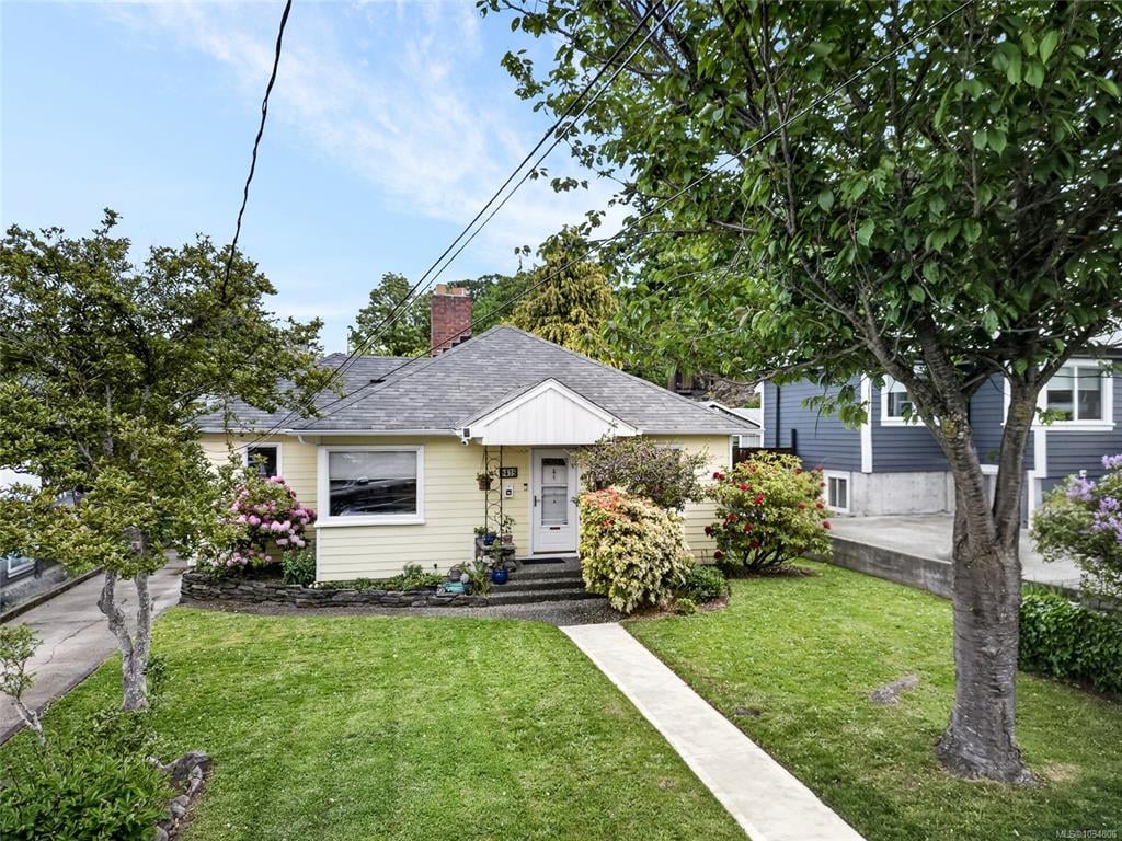 415 Dundas St