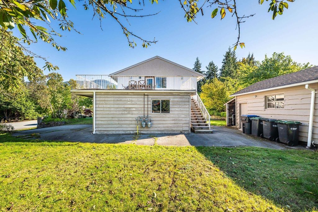 2332 Argyle Cres