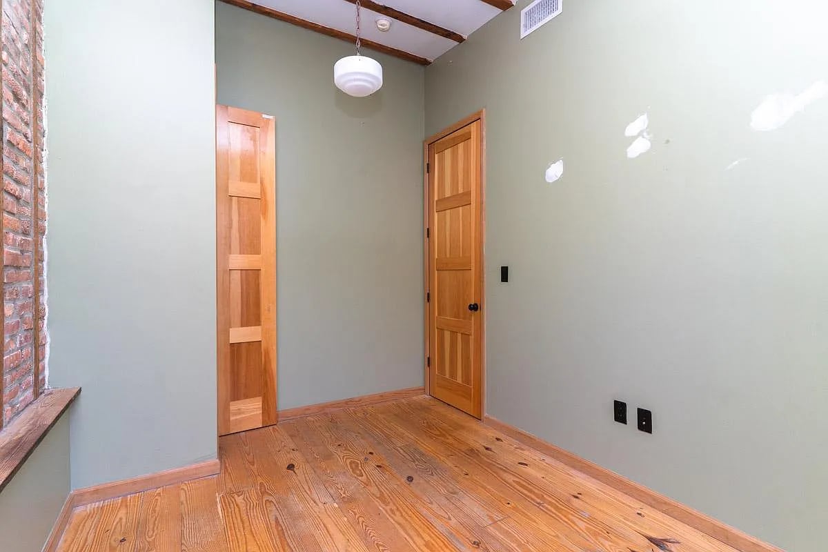 212 Starr Street 2R