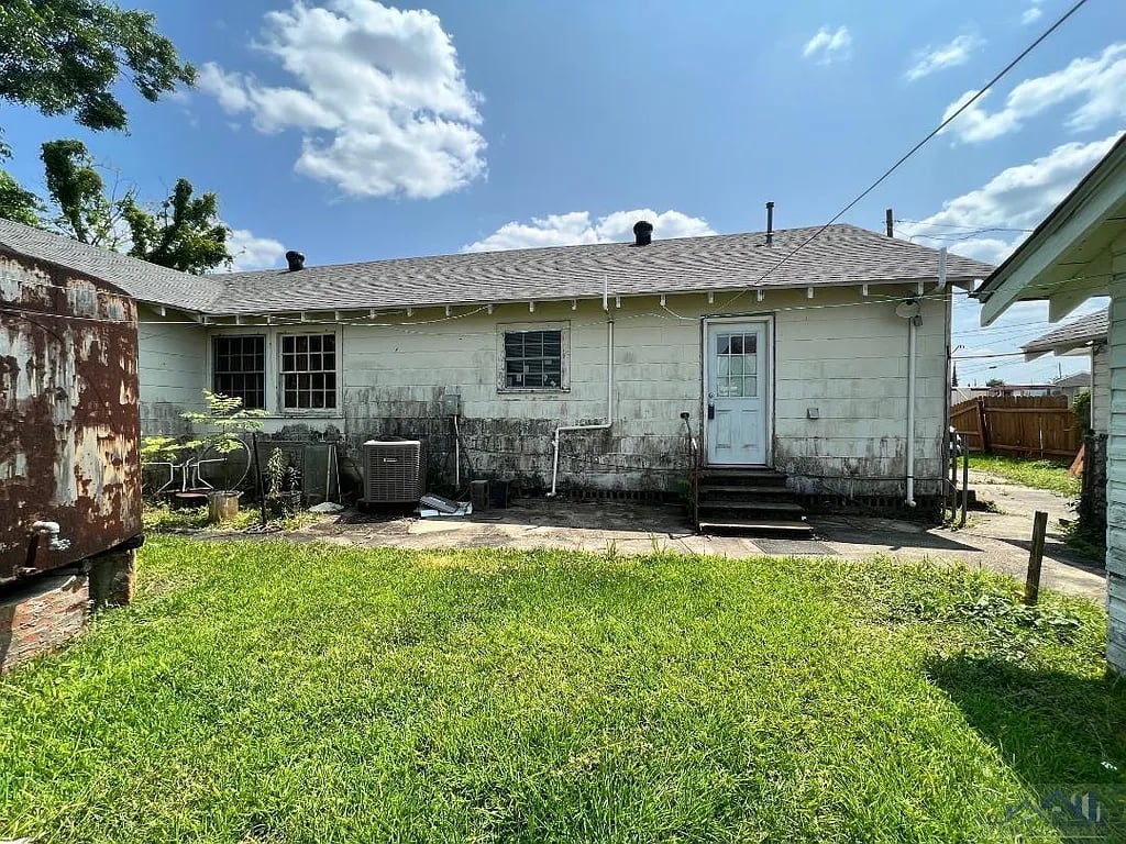9057 Main St