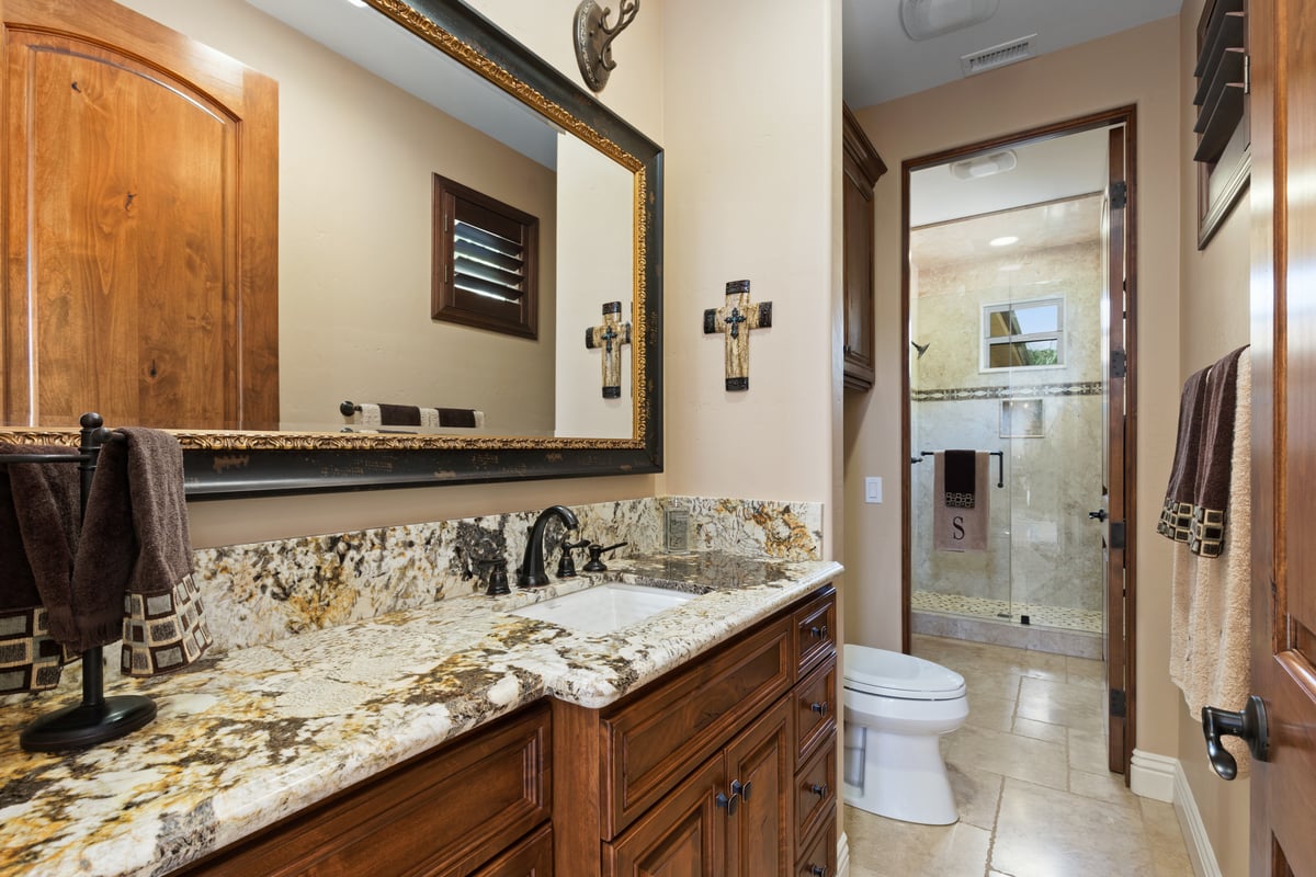 21128 Via Los Laureles