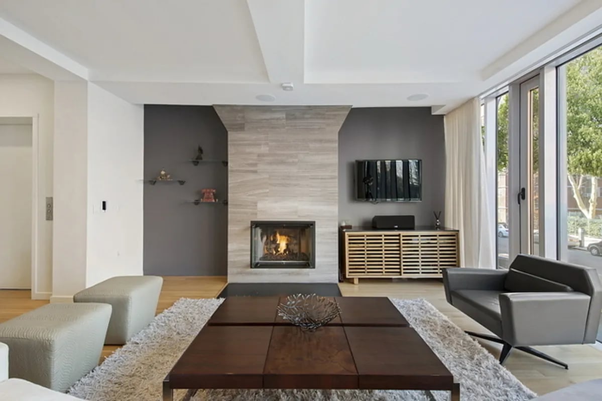350 W 23rd St #2B