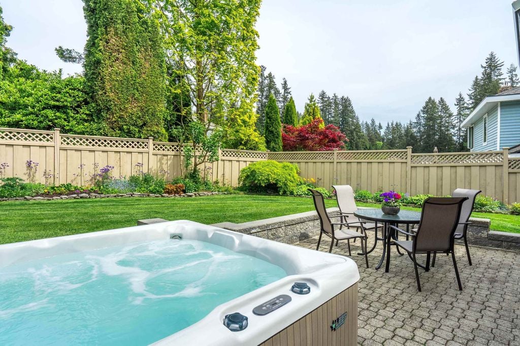 24 Ravine Dr