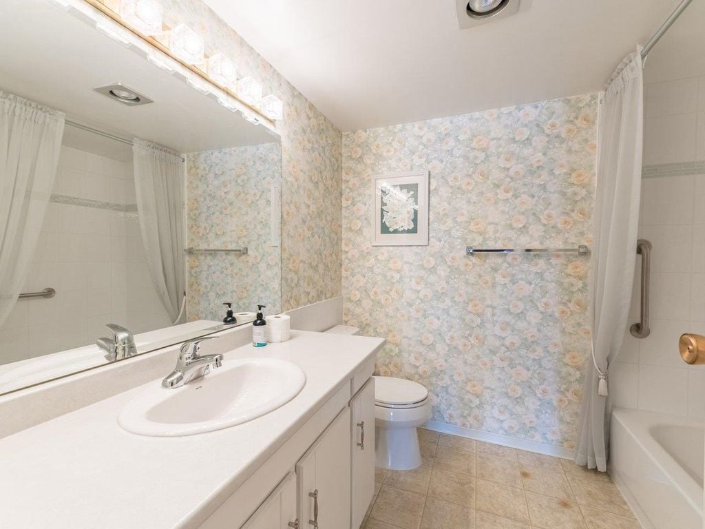 4111 Francis Rd, #213