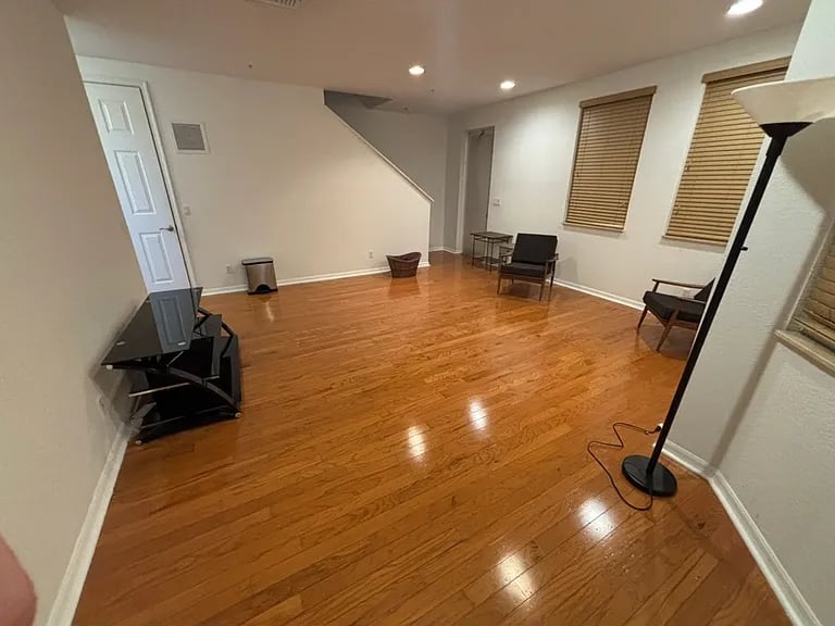 4254 W Main St