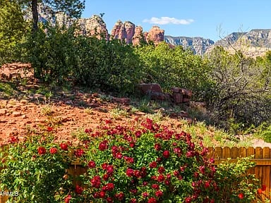 2272 ROADRUNNER Road, Sedona