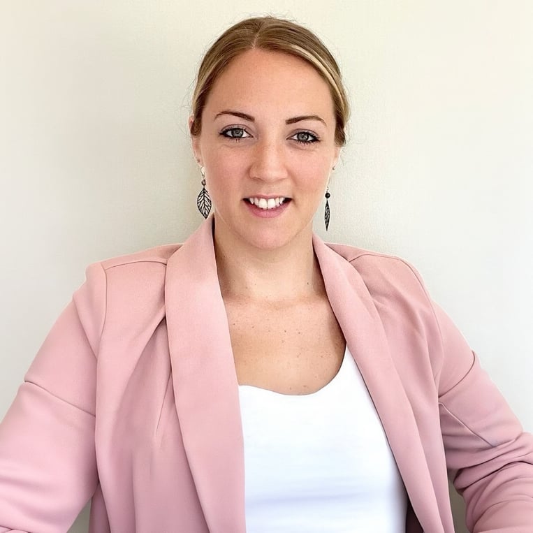 Rebecca Battles Syracuse, NY Real Estate Agent Headshot