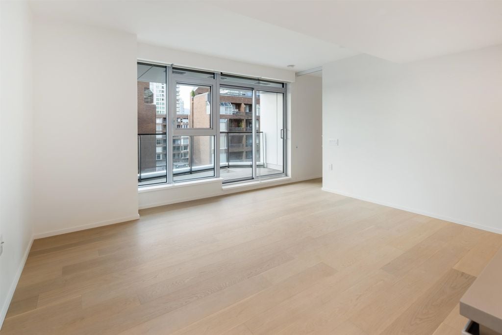 889 Pacific St, #706