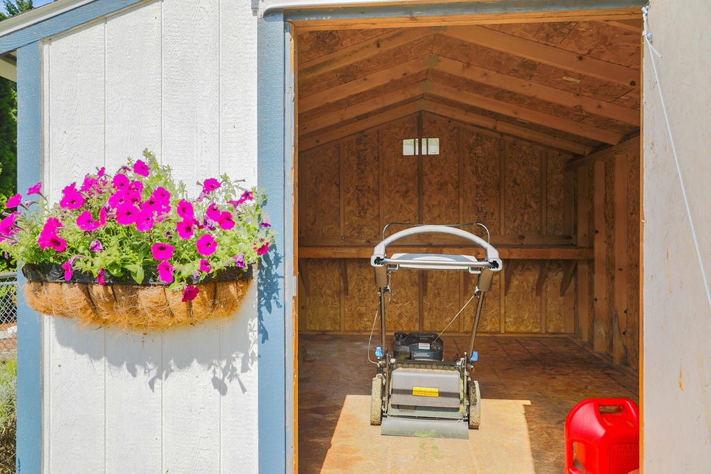 3055 NW Colonial Lane