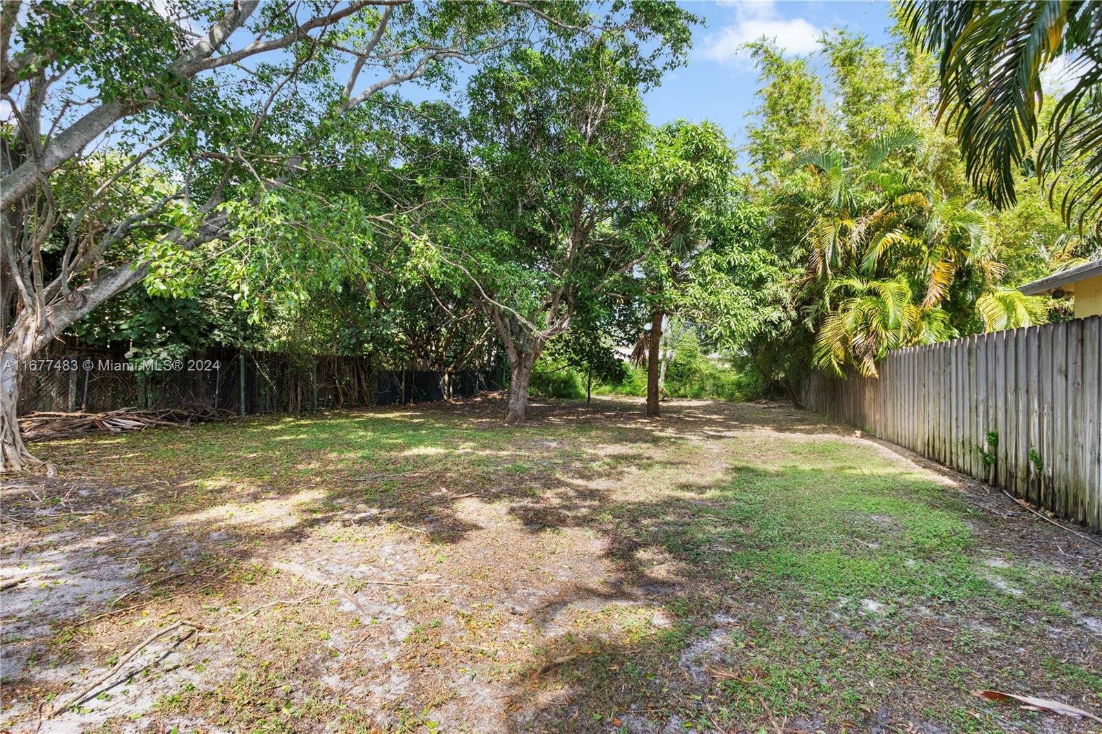 503 Avenida Hermosa, West Palm Beach, FL 33405